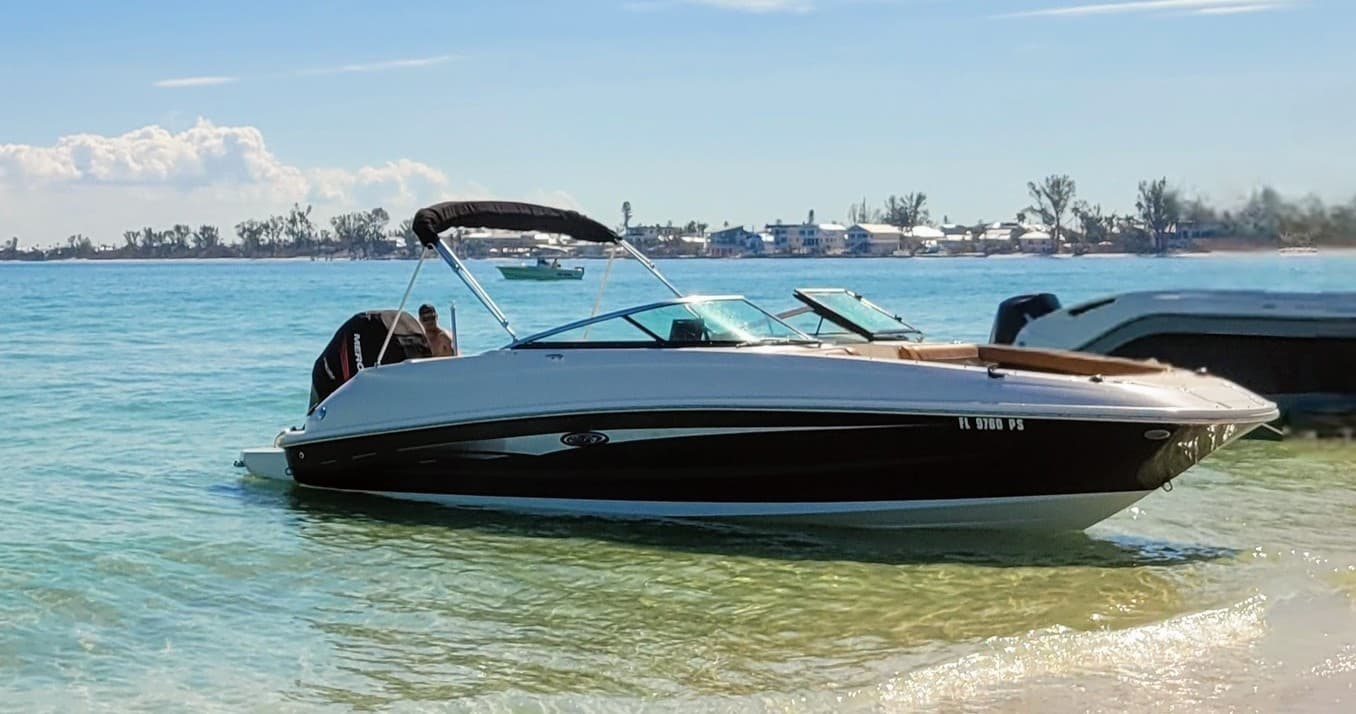 Explore Sarasota Waters on a 24' Sea Ray SunDeck