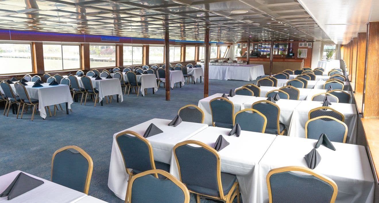 NYC New Year's Eve Cruise on the Hudson — Fireworks Viewing & Open Bar photo 2