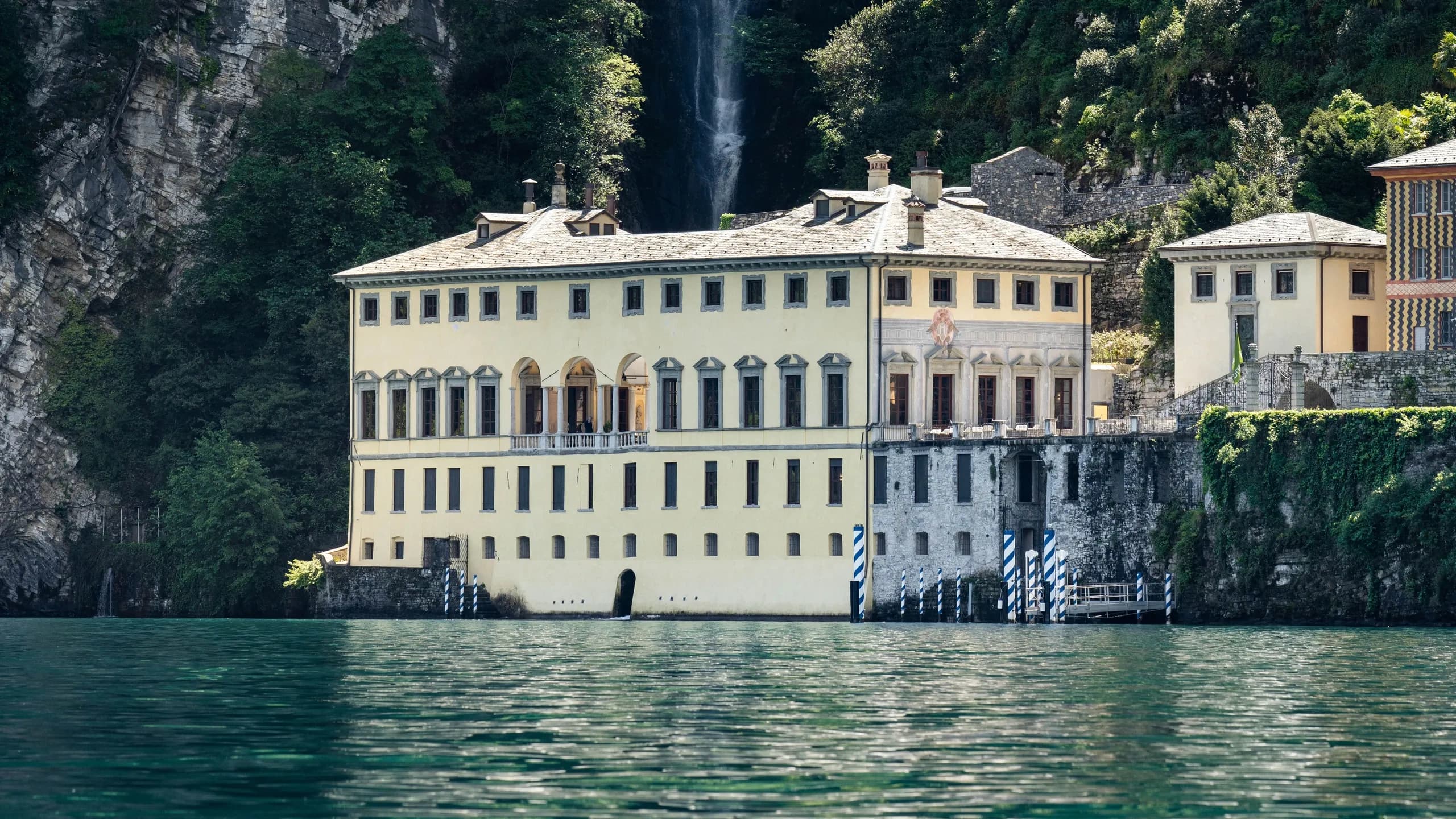 Two-Hour Private Boat Tour of Lake Como: Villas, Nesso Bridge & Shoreline Sights photo 4