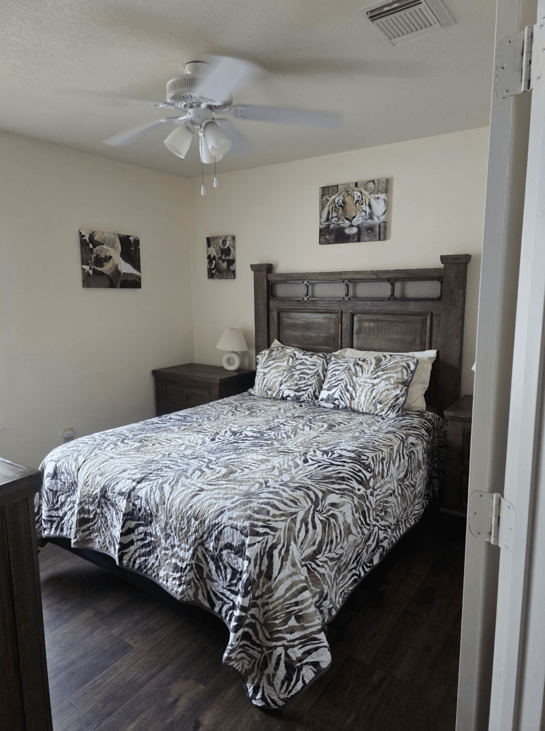 Private Living Area in Mountain Home, TX — Quiet Retreat with Kitchenette photo 4