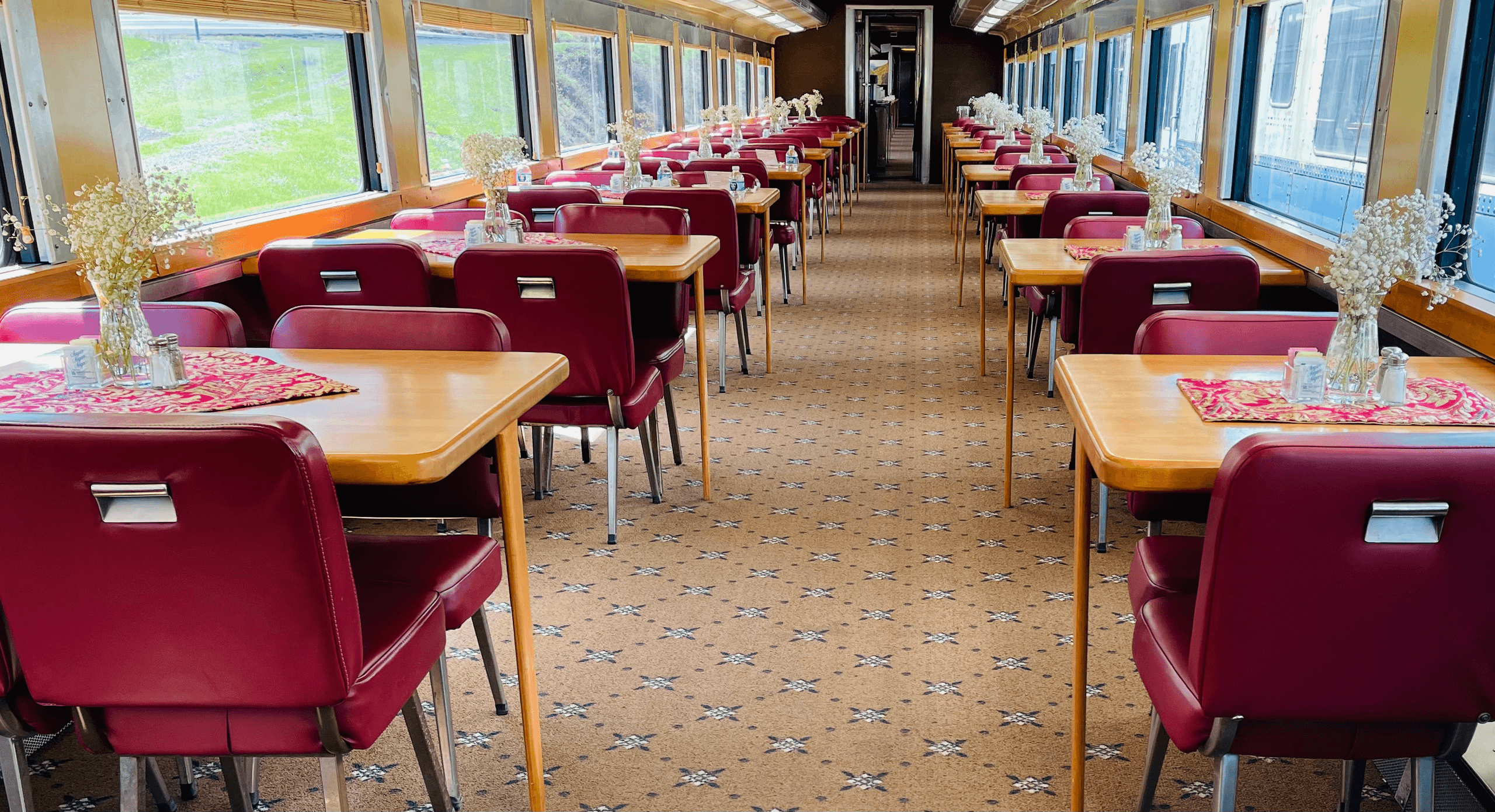 Experience Luxurious Dining and Scenic Views on the Trough Canyon Excursion