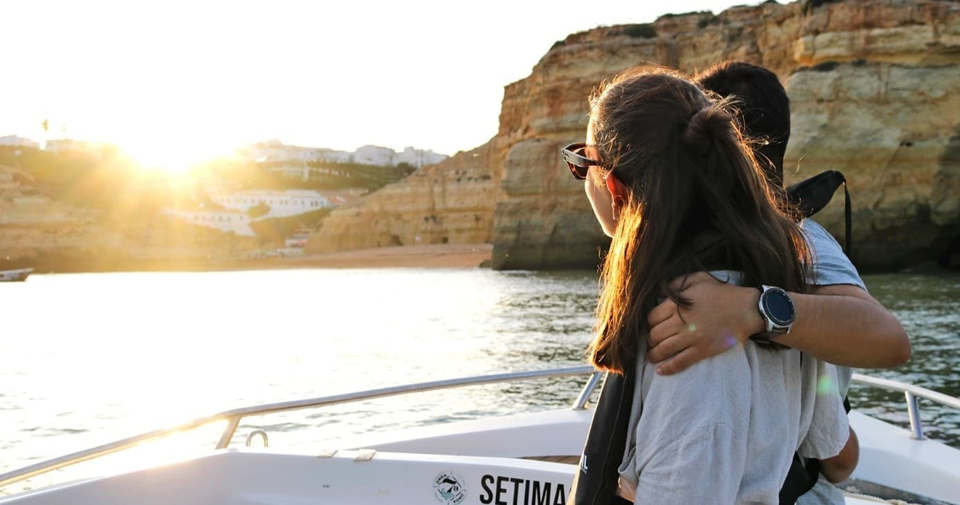 Private Sunrise & Sunset Boat Trips in Porches with Sétima Onda