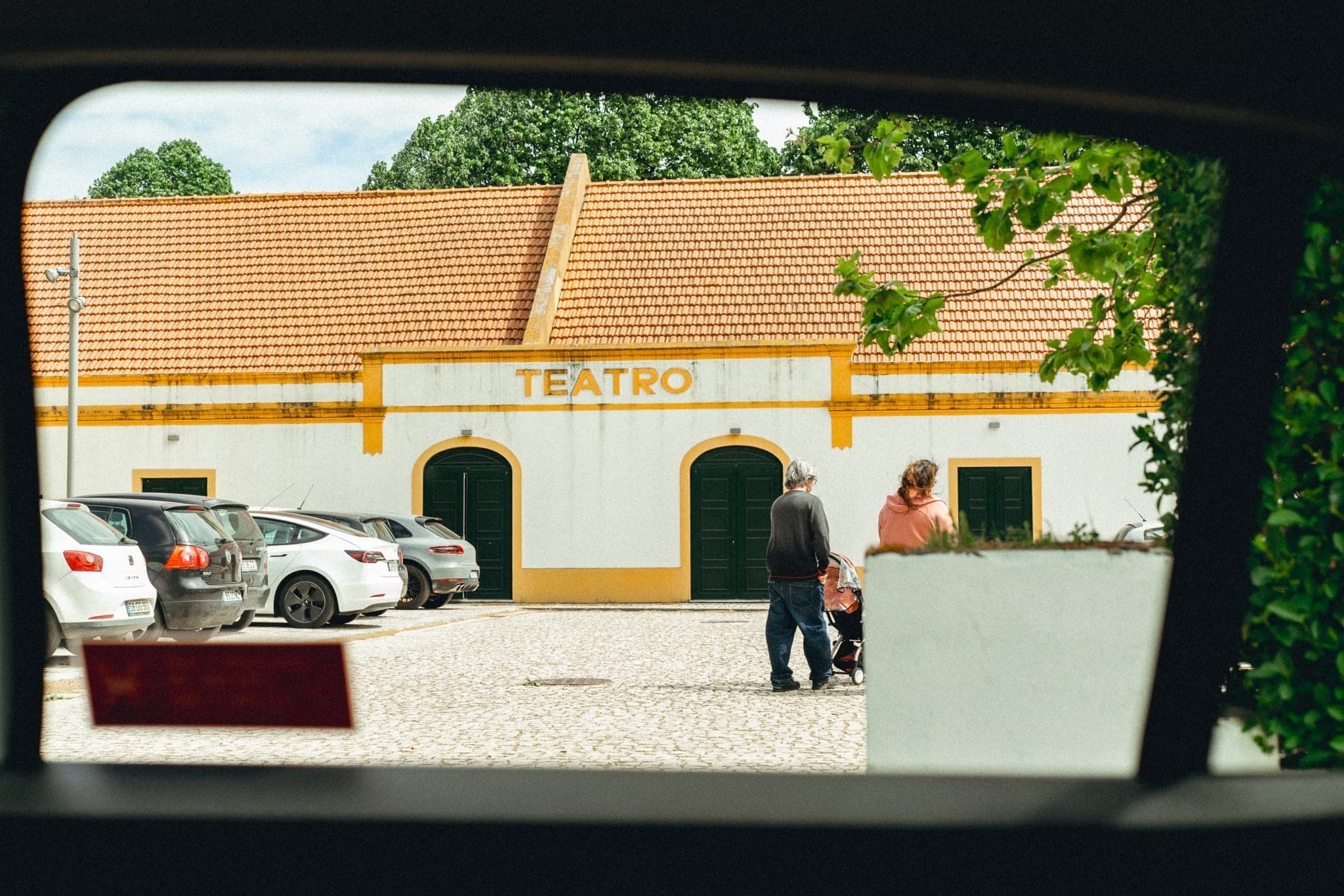 Aveiro Half-Day: Salt Pans, Costa Nova Stripes & Vista Alegre Museum photo 3