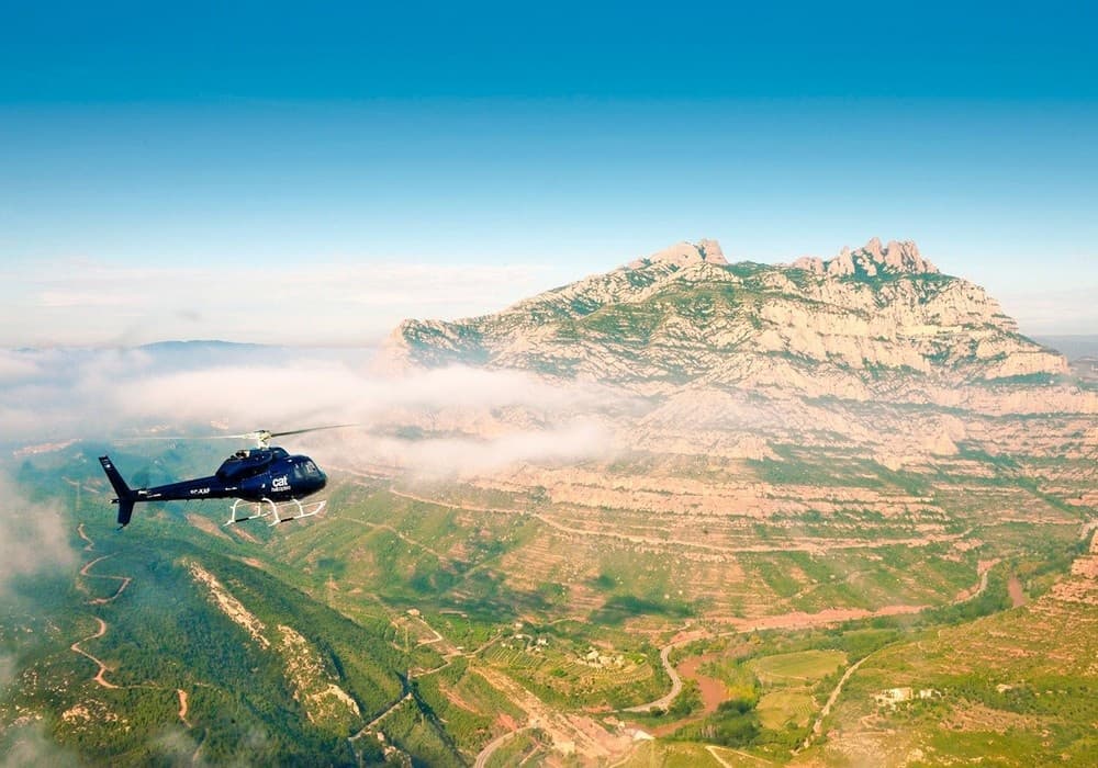 Helicopter Tour of Barcelona & Montserrat by World Experience