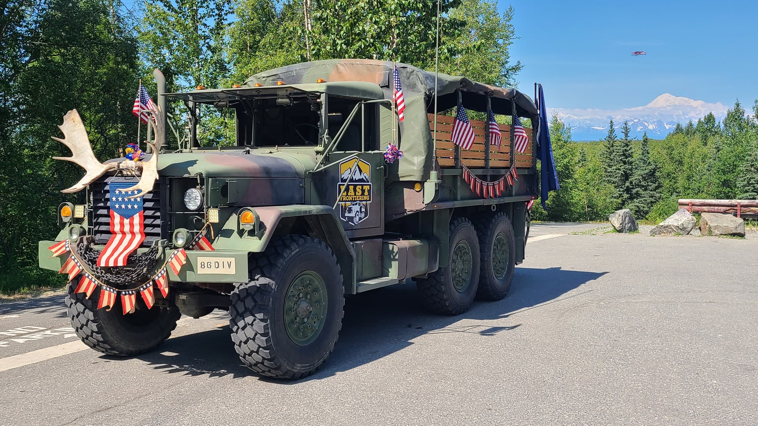 Wildlife & Scenic Tour with Denali Deuce