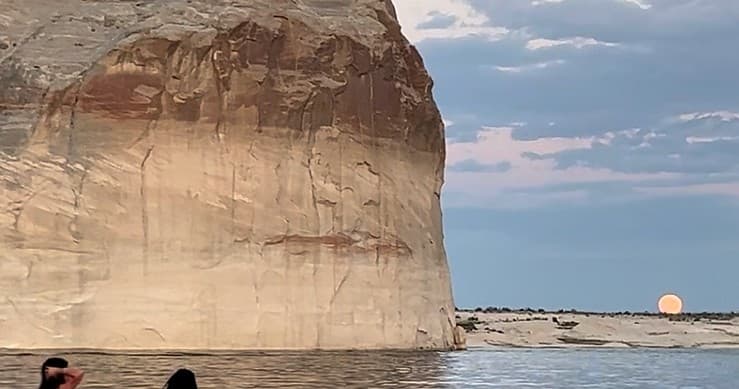 Lone Rock Paddle Tour: Sunset Kayaks on Lake Powell (Currently Unavailable)