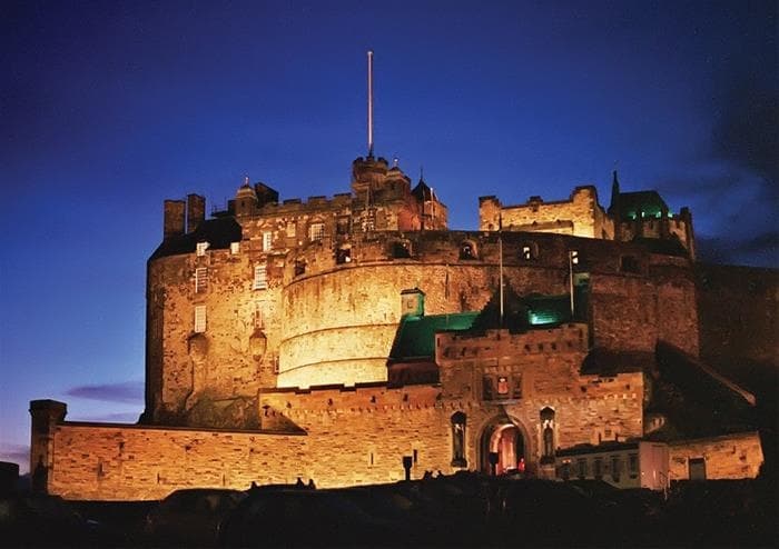 Outdoor Adventure with Halal Tourism Britain: Edinburgh Overnight