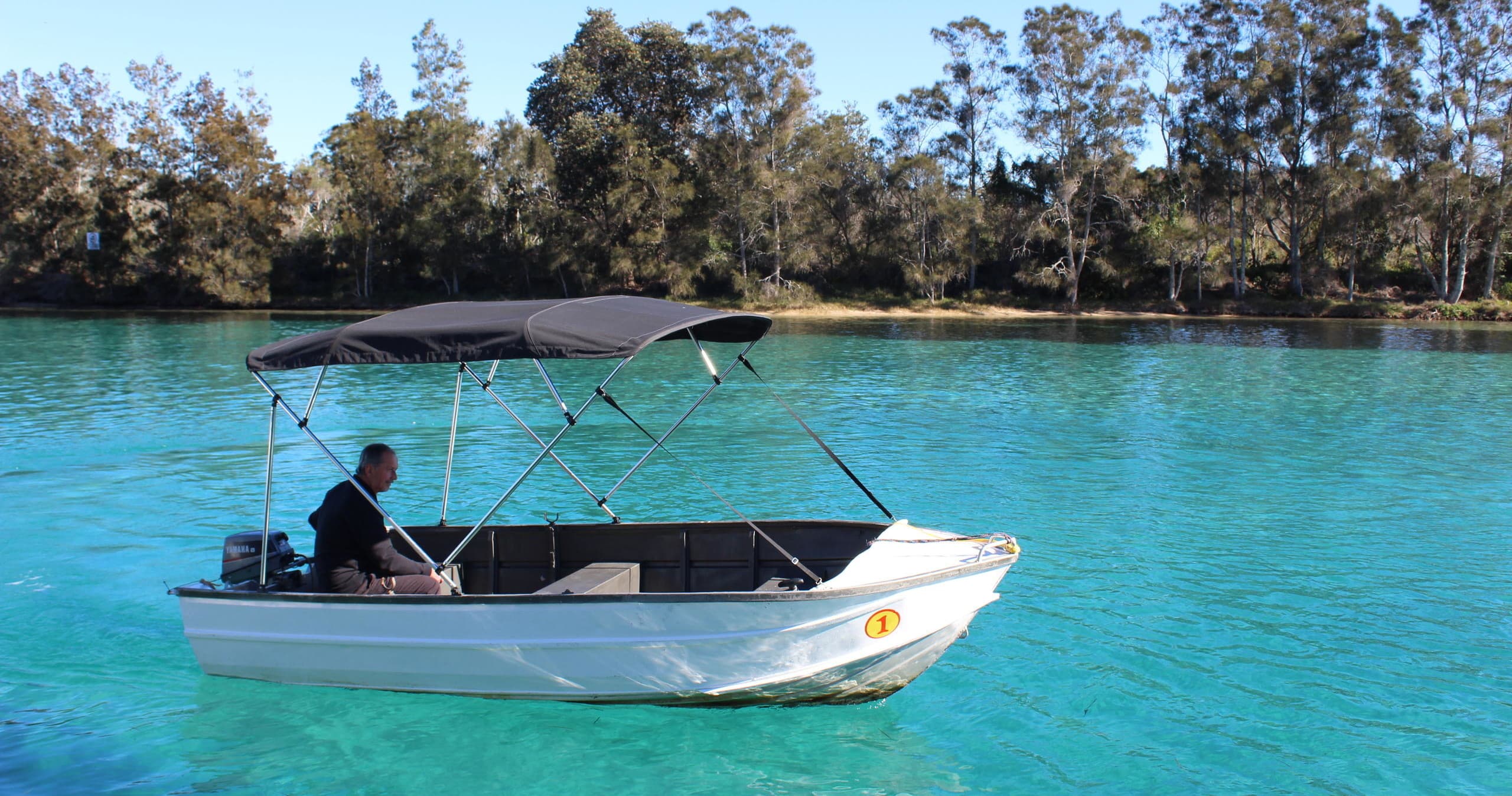 Runabout Boat Hire in Forster with Forster Houseboat Hire
