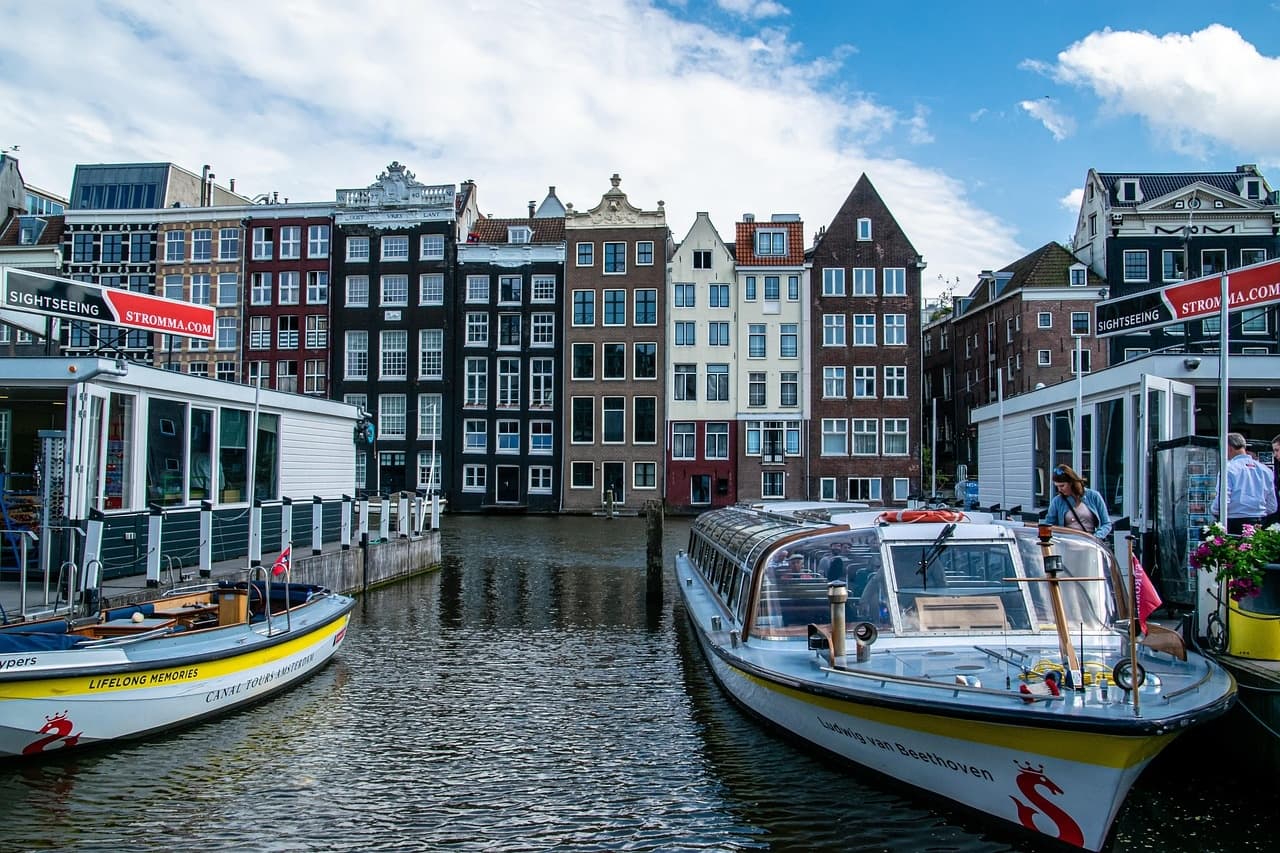 FREE storico ENG: Two-Hour Amsterdam Orientation Walk Through Canals & History photo 2