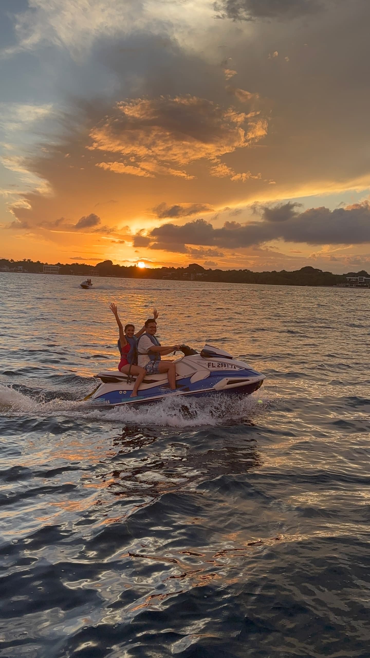 Miami Free-Ride Jet Ski Rental: Biscayne Bay, Coconut Grove Mansions & Skyline photo 2