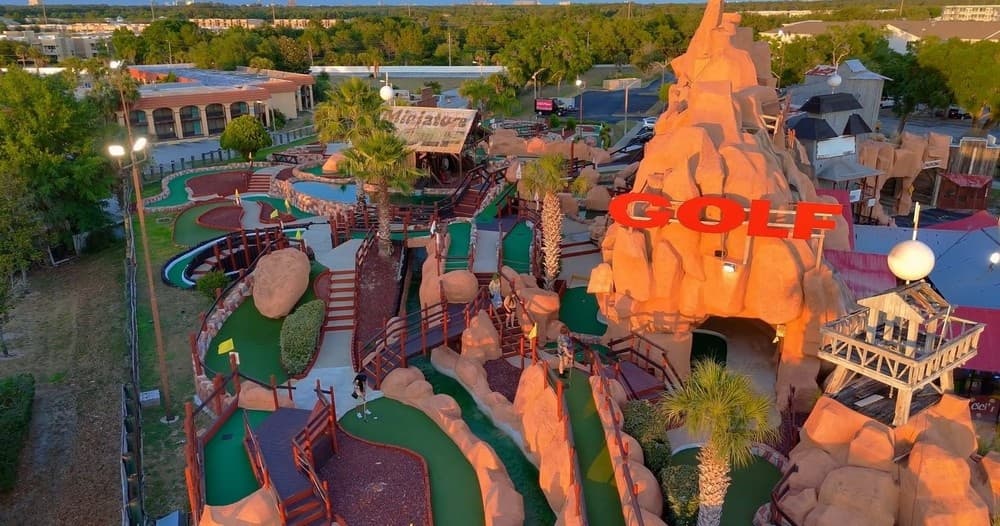 Fun 18-Hole Golf & Pizza Buffet in Kissimmee, FL