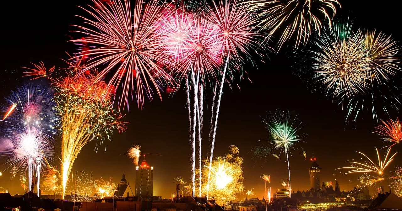 Fireworks Paddle: Kayak the Chicago Skyline at Night