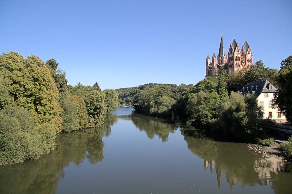 2-Day Canoe Trip on the Lahn with Weilburger Touristikbetriebe