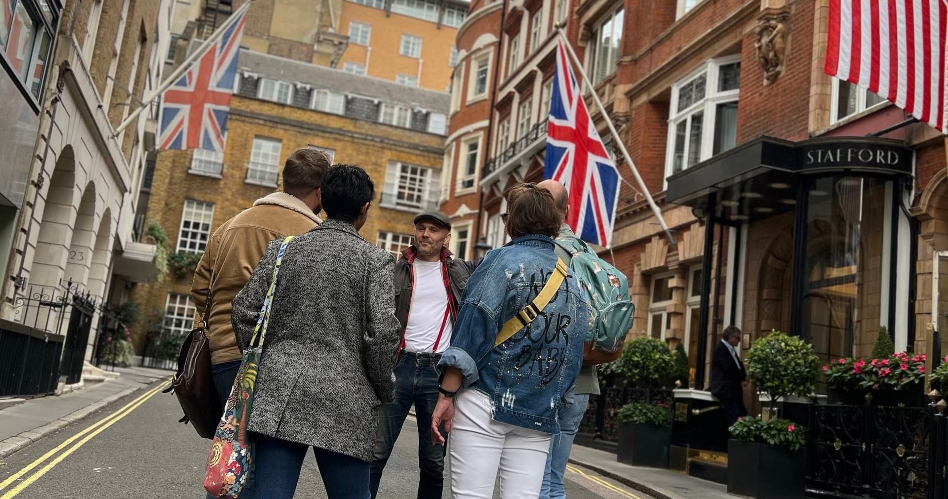 The Royal Pub Tour in London with Experience Local Ltd