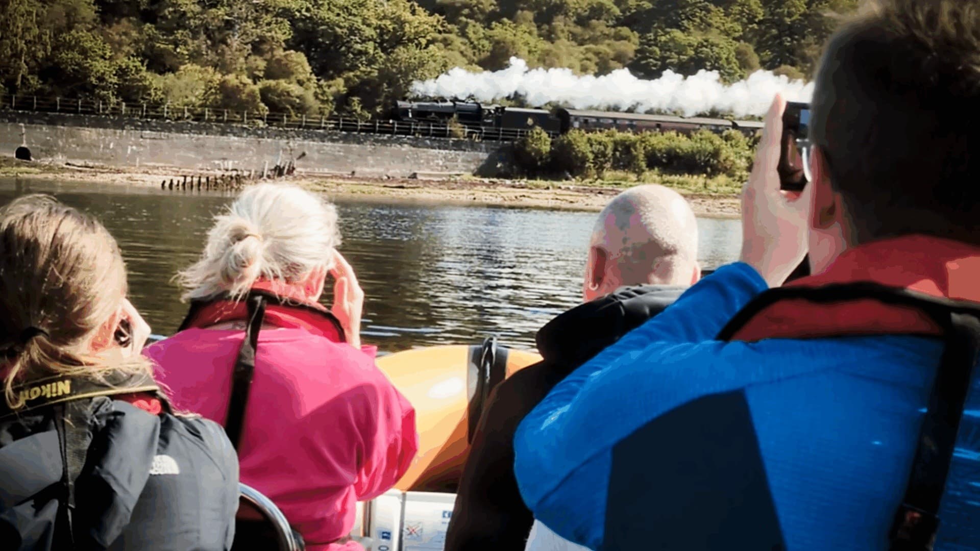Hogwarts Express Boat Pursuit: 1-Hour Front-Row Views from Fort William