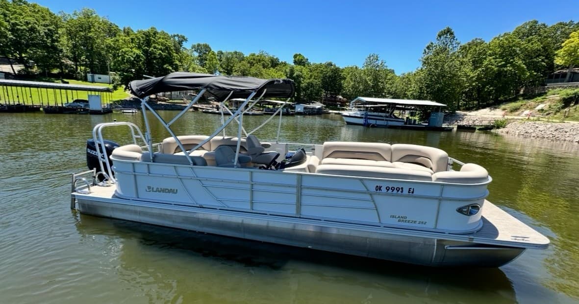 Boat Rentals on Missouri Waters with Big Foot Boat Rentals