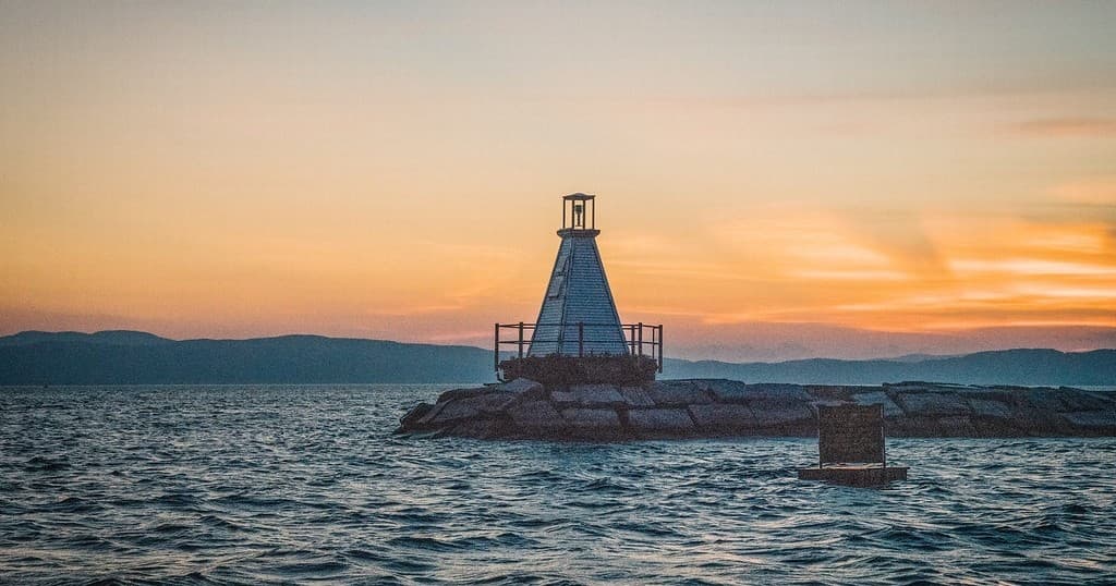 Sunset Sailing on Lake Champlain: Friendship Sloop Cruises from Burlington photo 3