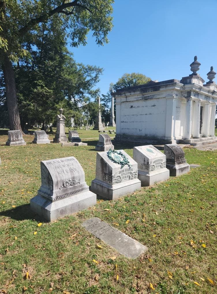 Two Rivers Mansion & Mt. Olivet Cemetery Tour: Intimate Historic Walk in Nashville
