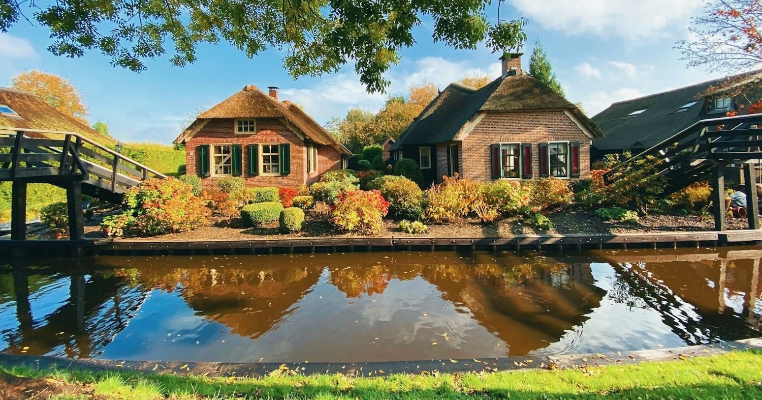 Private Giethoorn Canal Tour with Sarah's Tours in Amsterdam photo 1