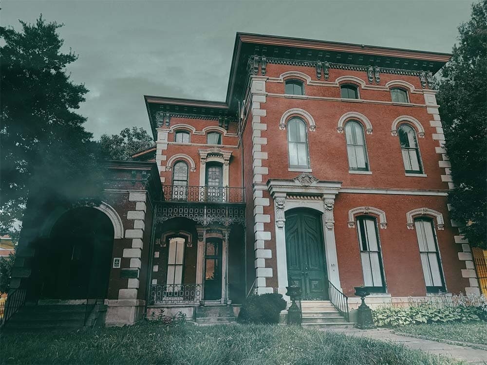 Riding Louisville's Haunted Trolley: 2-Hour Ghost Tour Through Old Louisville, Highlands & Downtown photo 4
