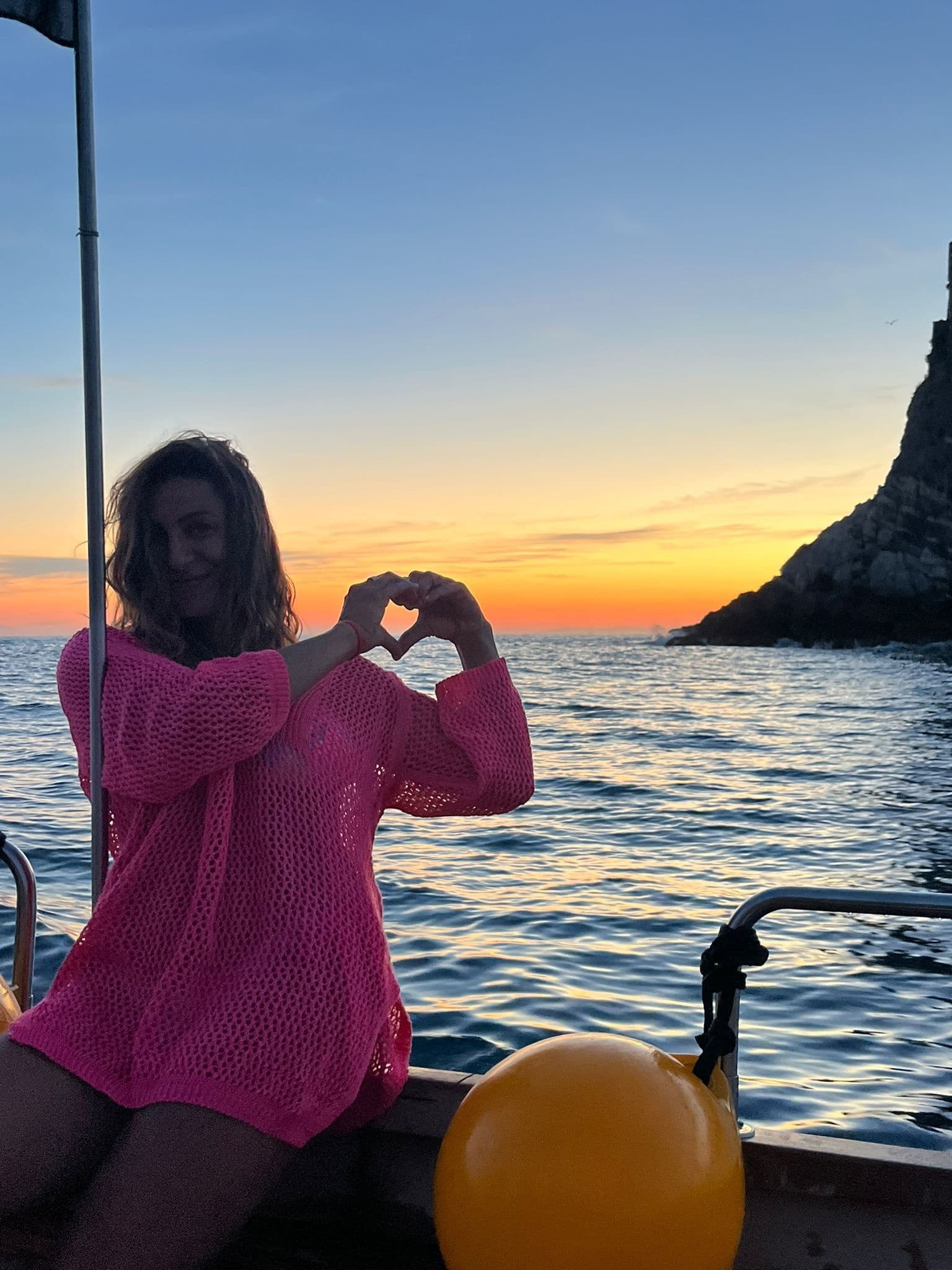 Romantic Sailing Proposal with Hyena 5 Terre Boat Tour in Riomaggiore