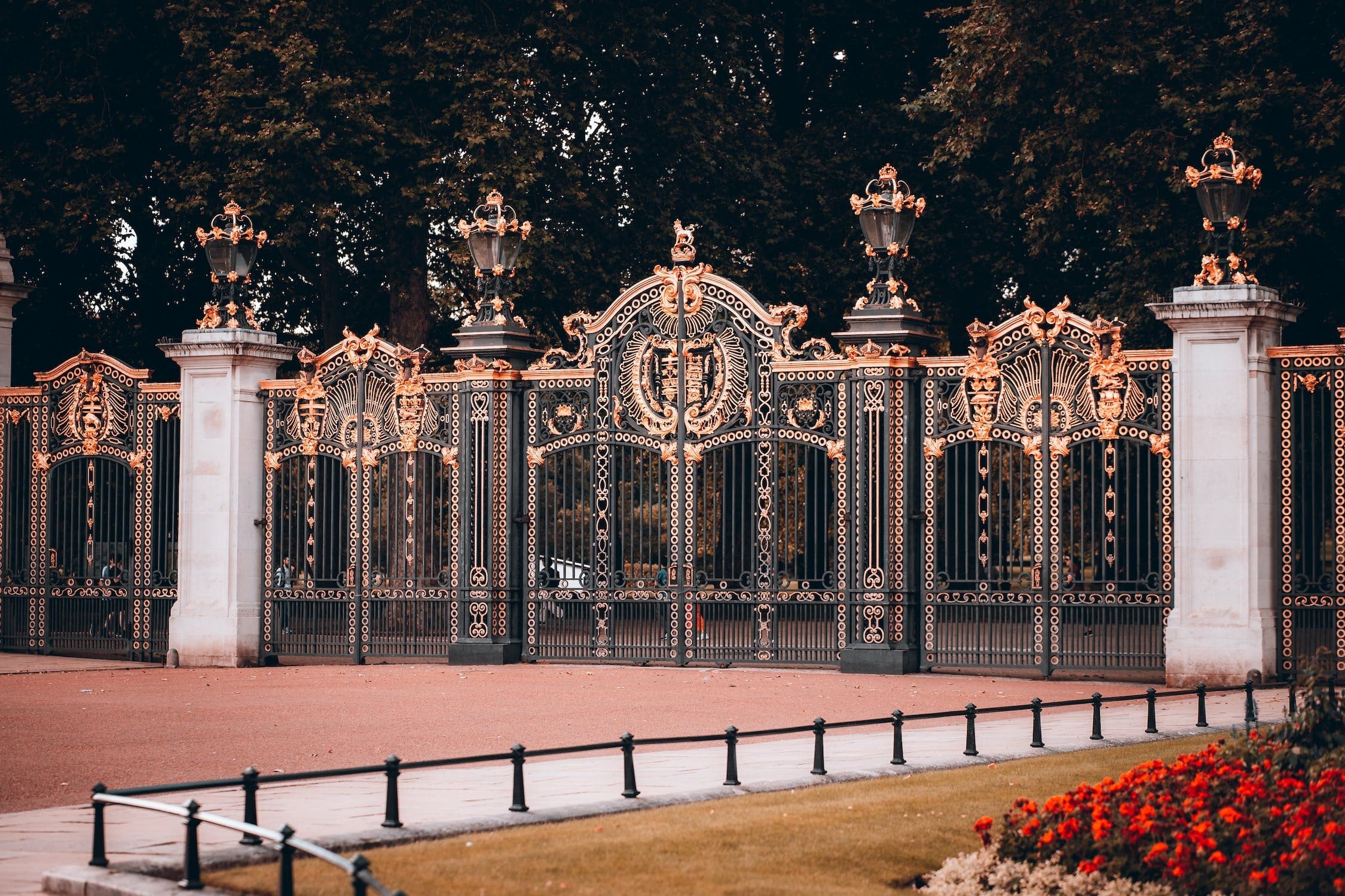 Royal Tour with Buckingham Palace Entry – Babylon Tours London