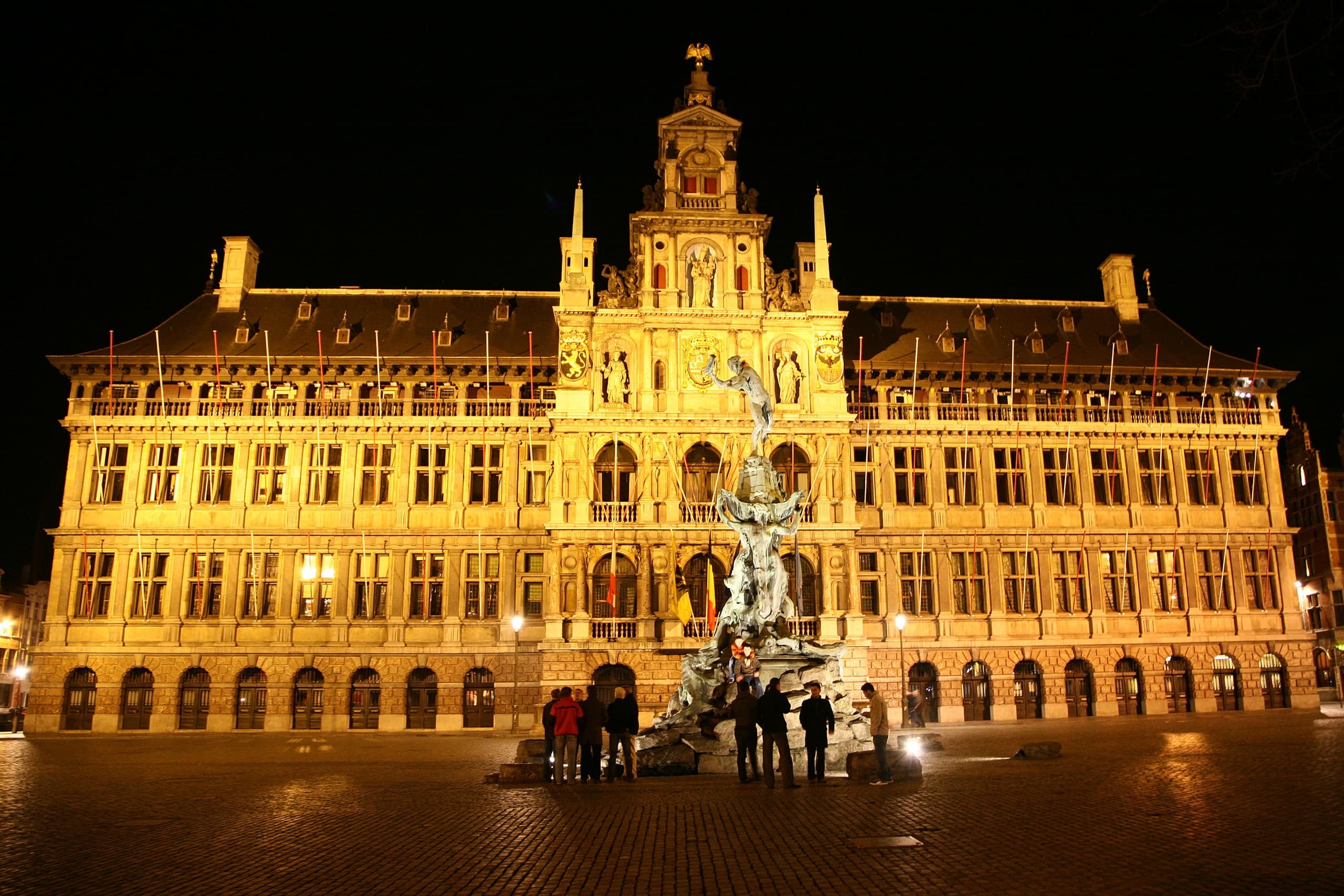 Night Legends Tour in Antwerp with Legends Tours