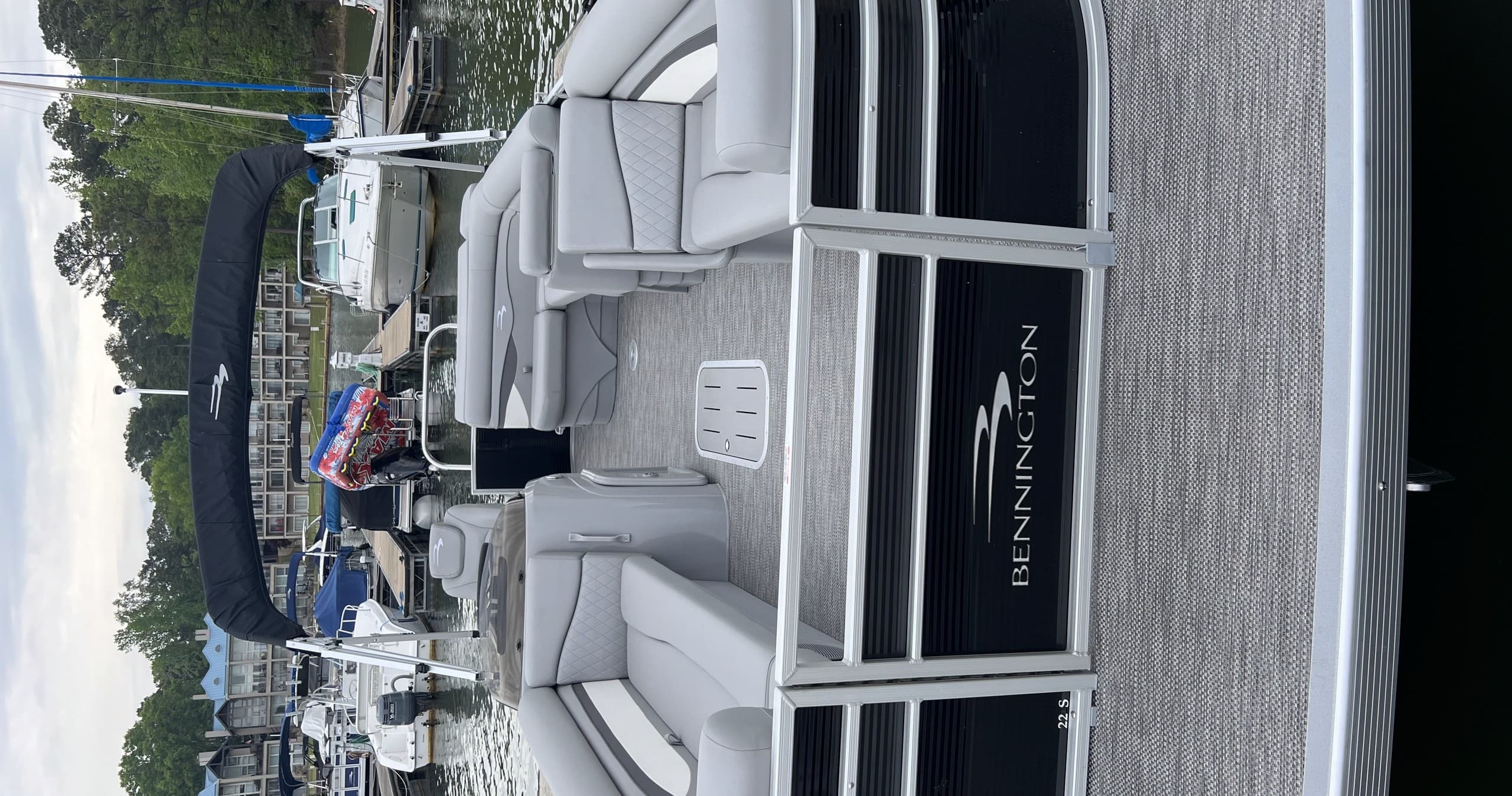 Bennington Tritoon 150 Boat Rental by Big Fish in Dadeville