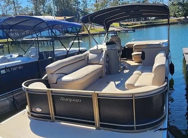 Cruise Lake Martin: Rent the San Pan 25' for Group Days from Anchor Bay Marina