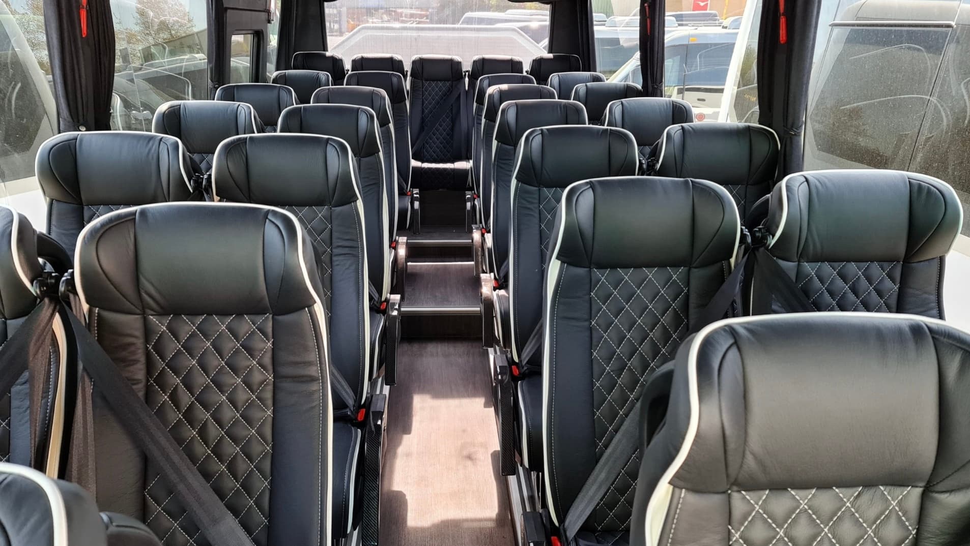 Urban Adventure: Chicago City Minibus Tour by See it ALL Chicago Tours