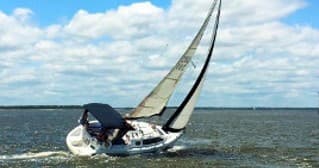 Water Activities & Windward Sailing: Four-Day Course Adventure
