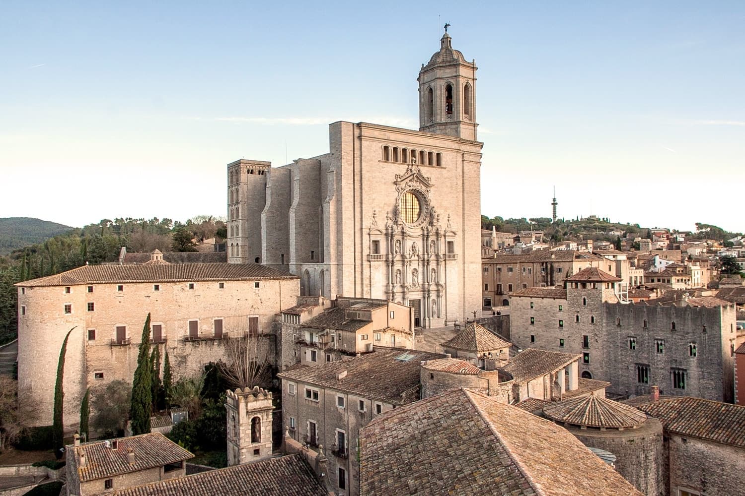 Explore Girona's Medieval Heart: Guided Half-Day Tour from Barcelona