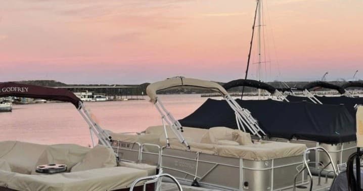 21 FT. Element Deck Boat Rental in Buford, Georgia