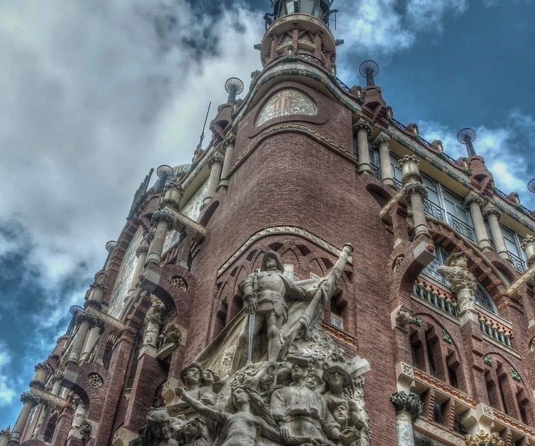 El Born Walking Tours in Ciutat Vella with HL Comedy Tours