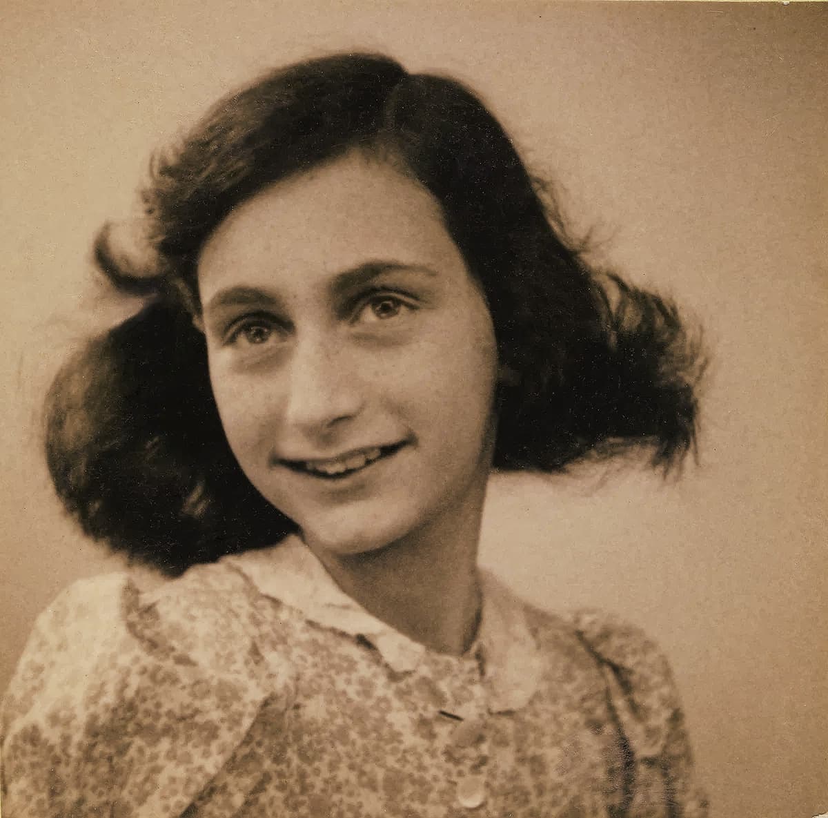 Anne Frank Walking Tour in Amsterdam by Breeze Guided Tours