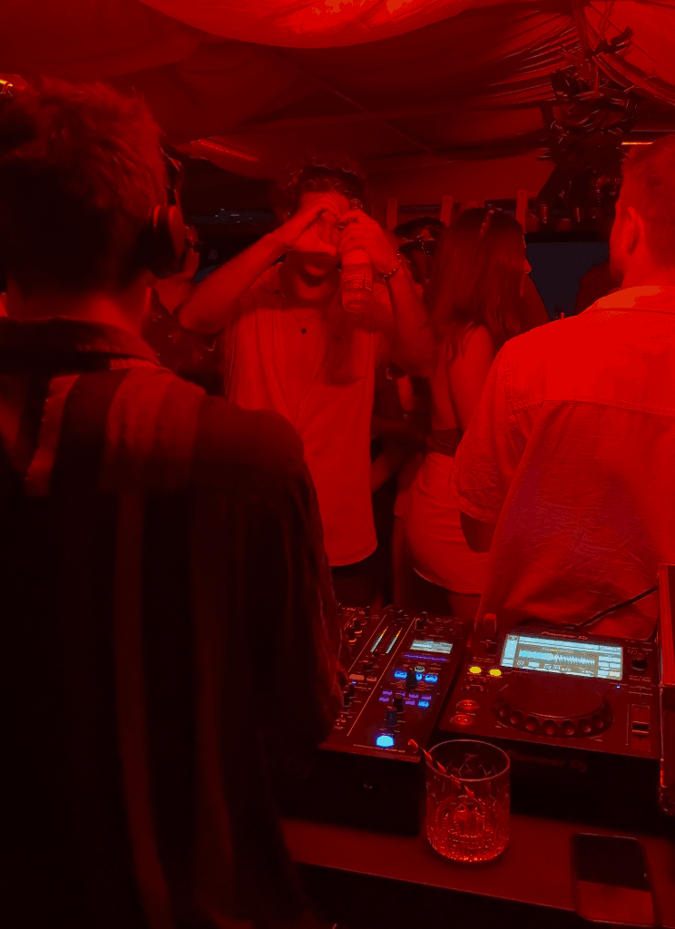 Queen Beats: Sunset Dance Cruise on the Noosa River photo 3