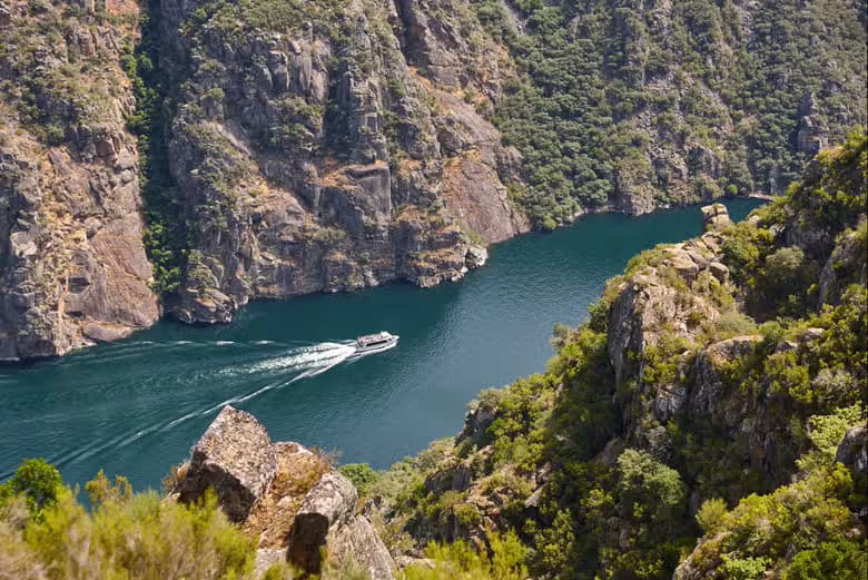 Explore Galicia in 5 Days: Coastlines, Culture & Culinary Delights photo 3