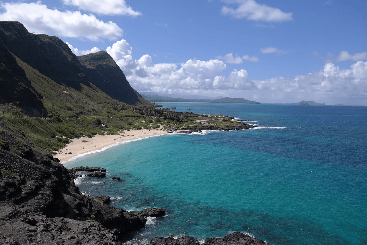 Van Rentals on O'ahu with Wheelers Van Rentals of Hawaii LLC