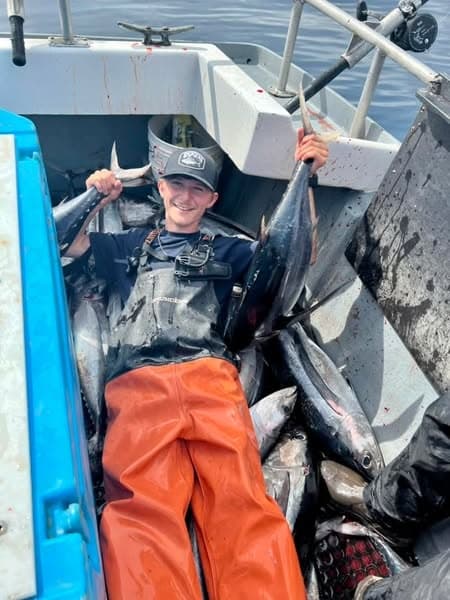 Chasing Albacore Off Westport: Full-Day Tuna Charter Adventure photo 3