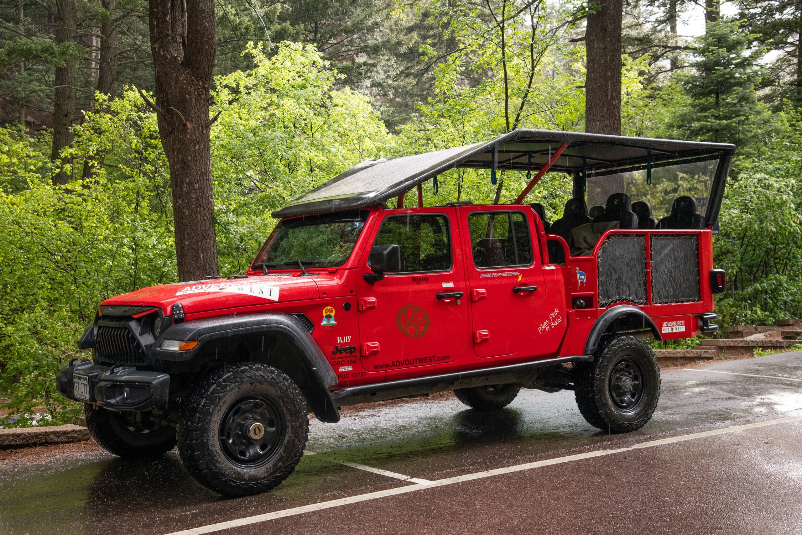Zoo to Shrine Jeep Experience in Manitou Springs, CO
