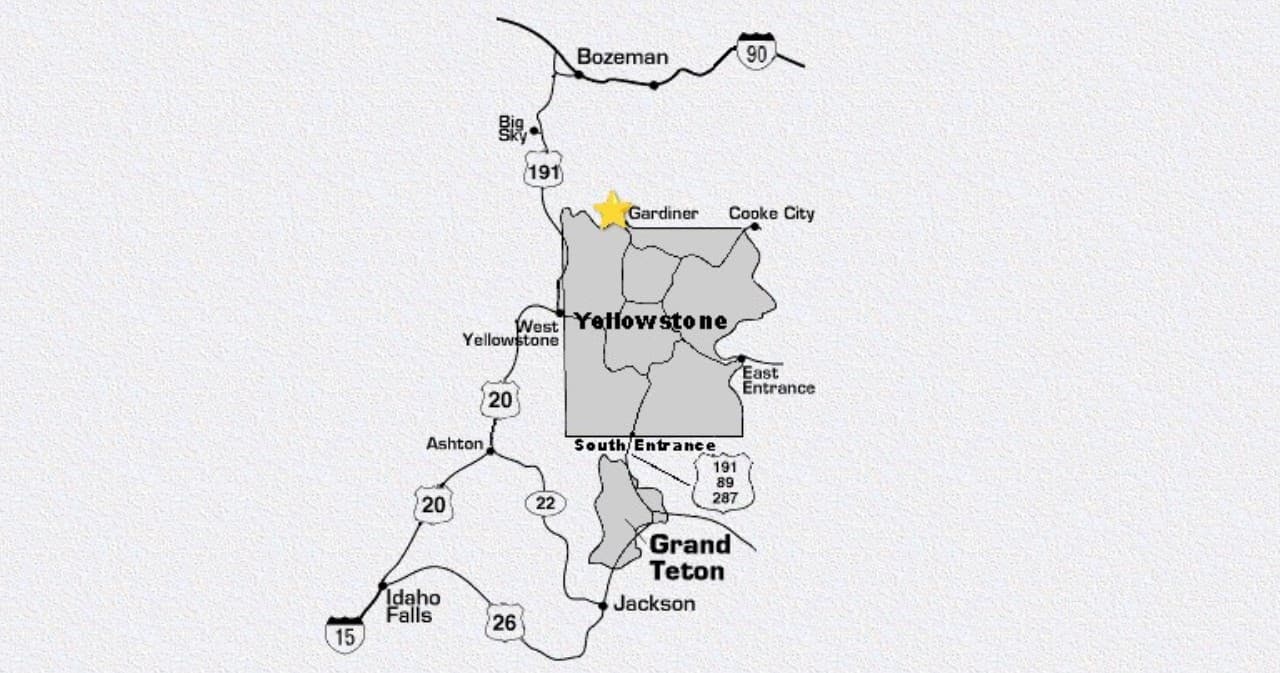 Explore Yellowstone National Park: Full Day Private Tour & Hike in the Northern Loop