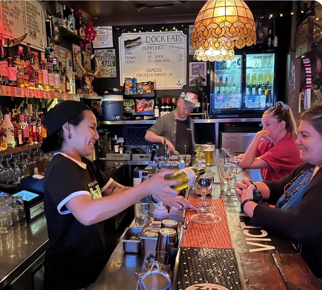 Nashville Dive Bar Tour with Nashville Tennessee Tours