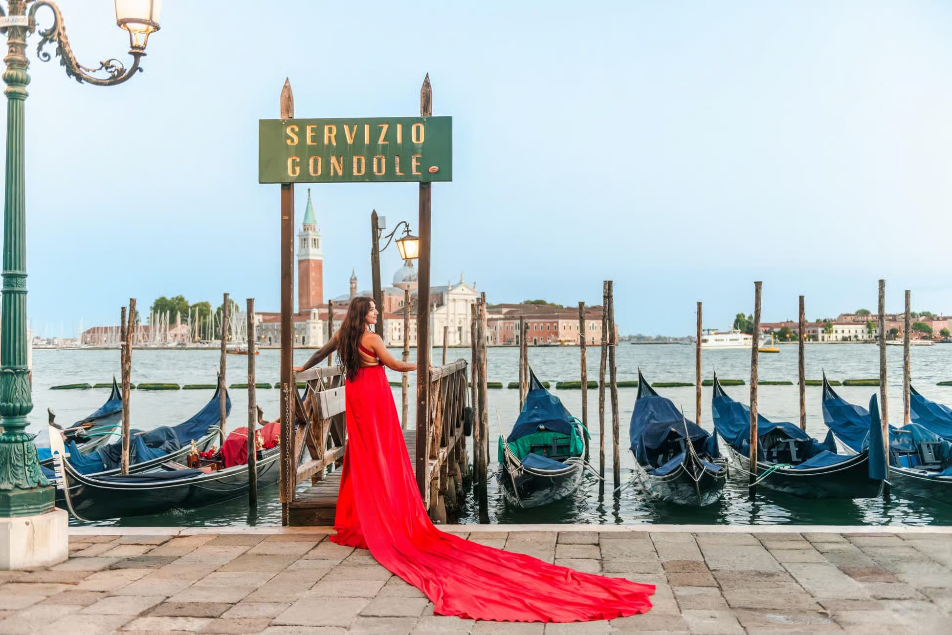 Venice Flying Dress Photoshoot: Super Premium 75-Image Session in San Marco photo 1