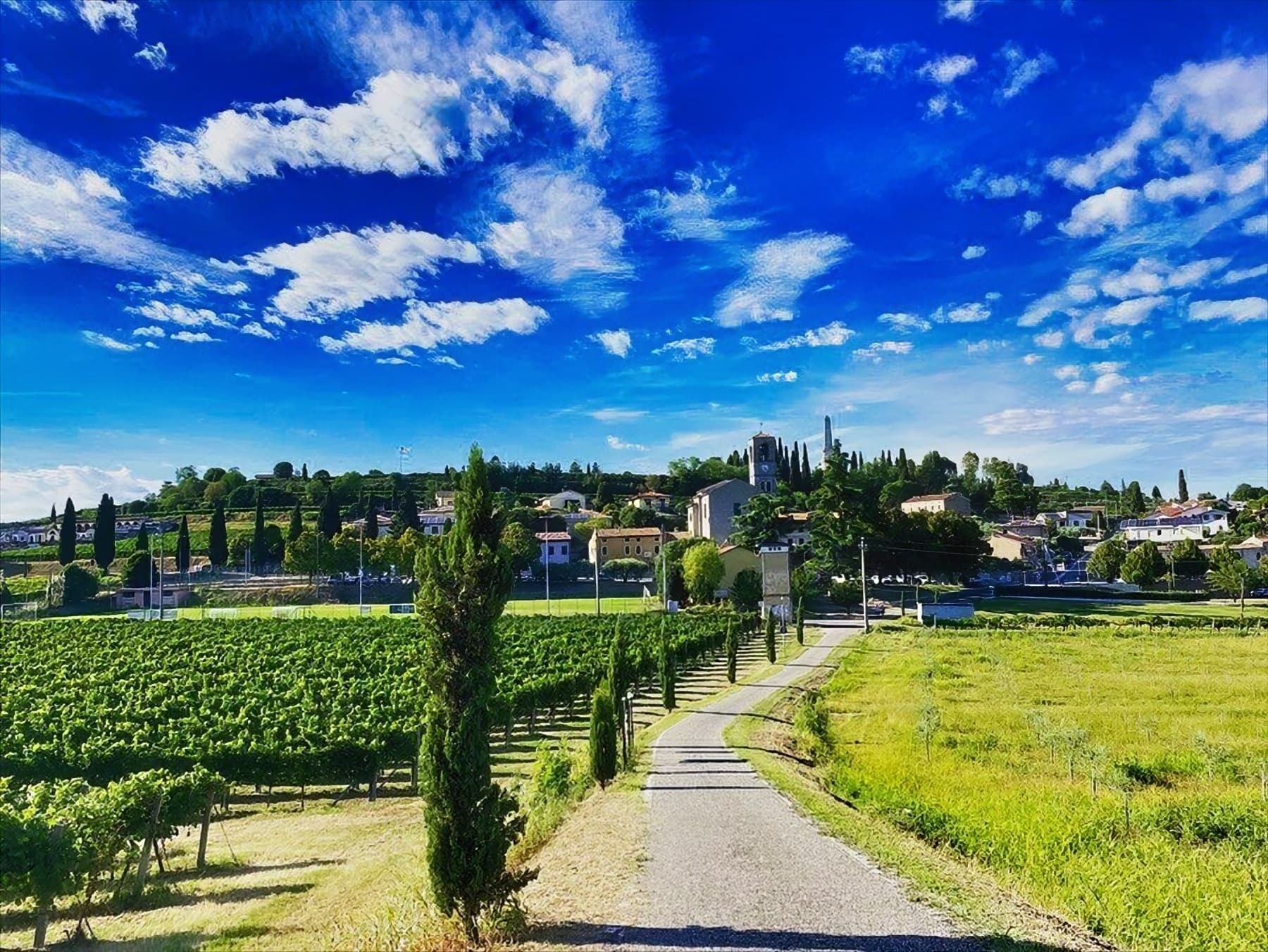 Explore Peschiera del Garda with Effortless E-Bike Adventures on the 7 Bridges Route