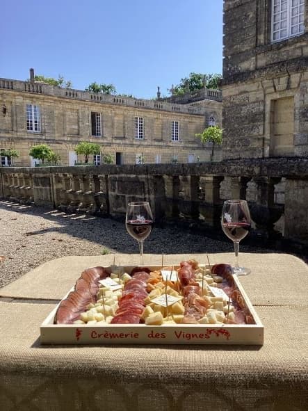 Wine & Food Tasting at Château Saint-Georges: A Vineyard Adventure