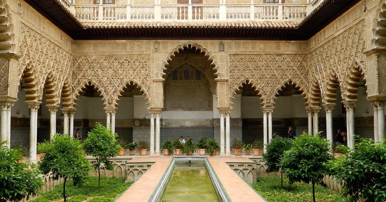 Cultural Heritage Tour with Casa de Pilatos in Sevilla