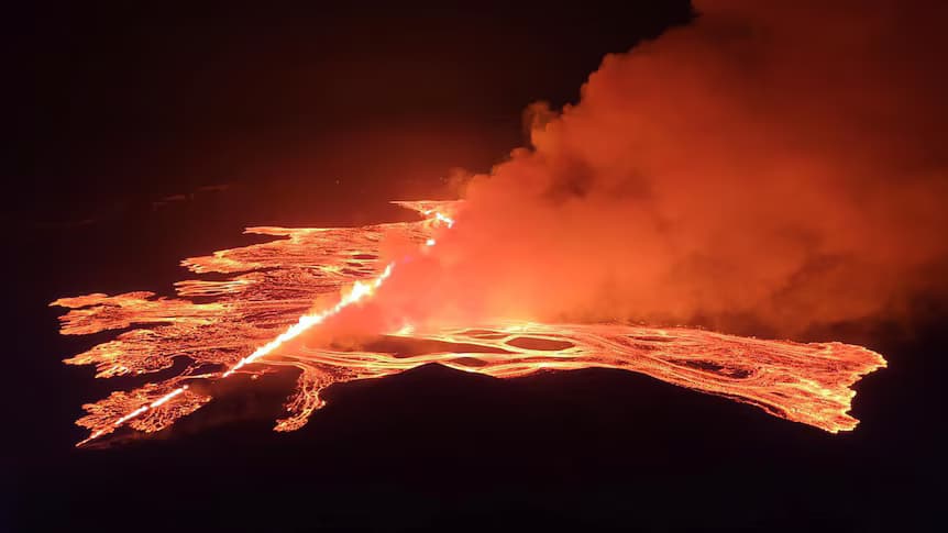 Private Big Island Tour from Hilo: Volcanoes, Waterfalls & Lava Views
