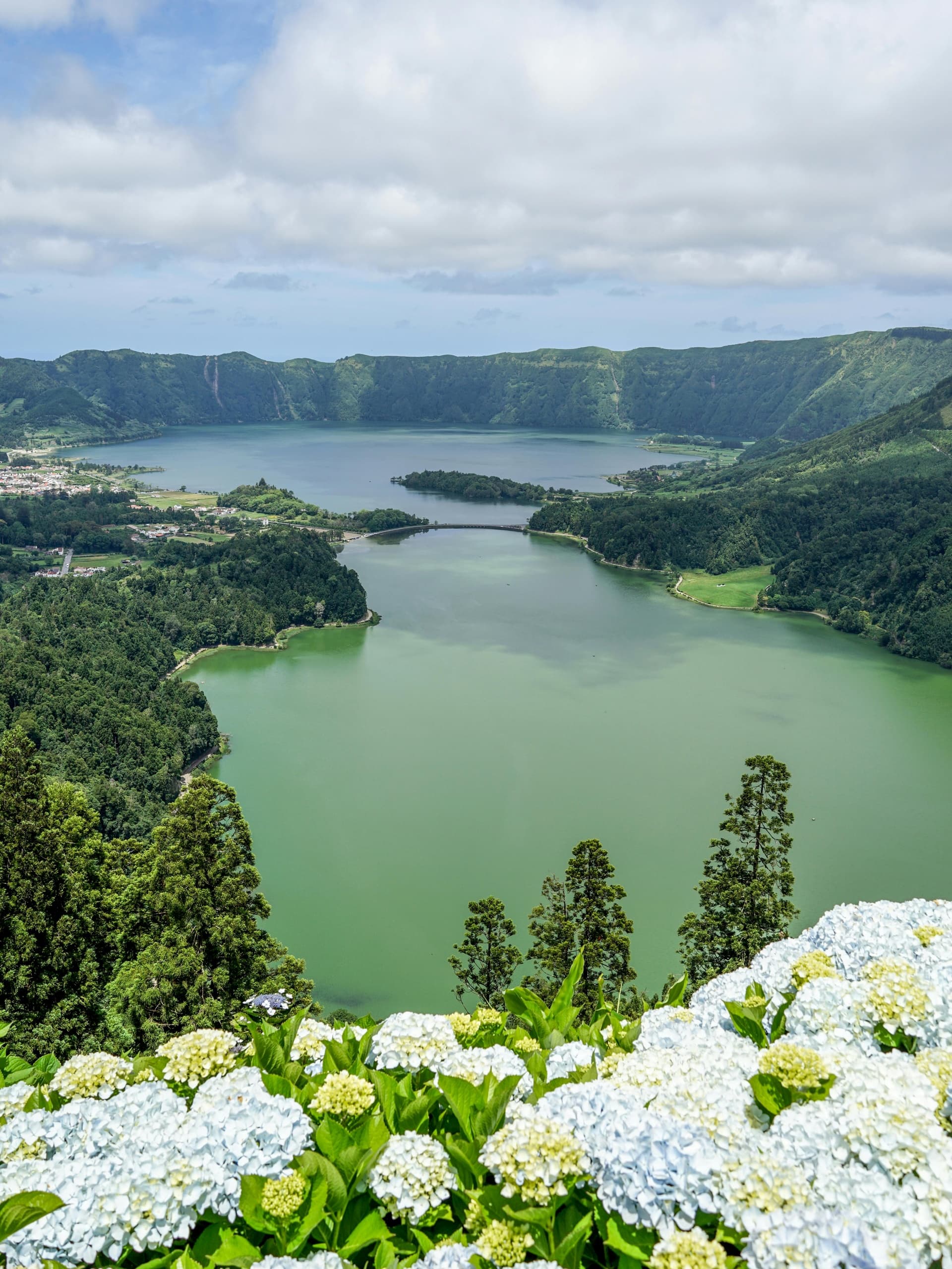 Explore São Miguel’s Sete Cidades: Half-Day Guided Tour from Ponta Delgada