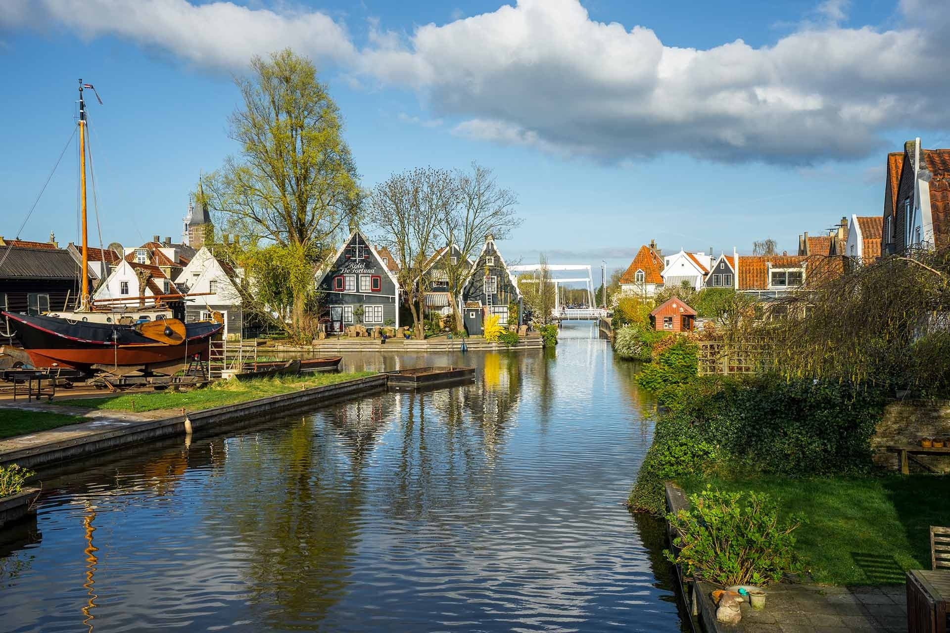 Edam and Volendam Daytrip from Amsterdam: Cheese, Canals & Coastal Village Life photo 3