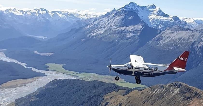 Explore Milford Sound: Scenic Coach, Fiord Cruise & Majestic Flight from Queenstown